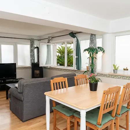 2 Bedroom House - Sol Do Murtal Apartment Parede