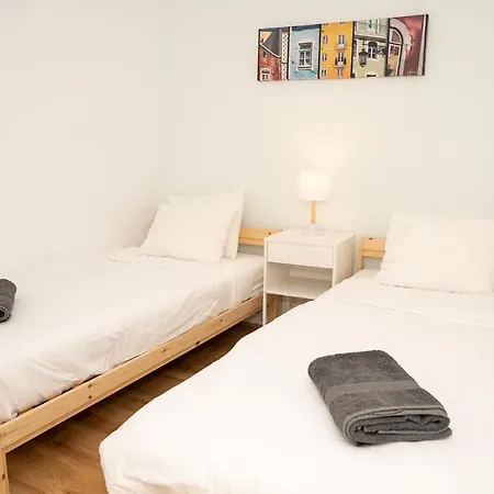2 Bedroom House - Sol Do Murtal Lägenhet Parede