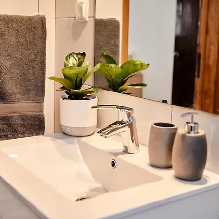 2 Bedroom House - Sol Do Murtal * Parede